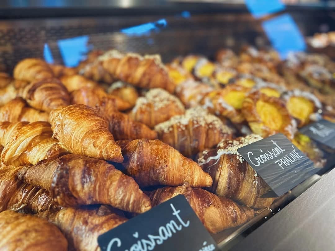 Fresh croissants shown on the Karameli café and bakery website
